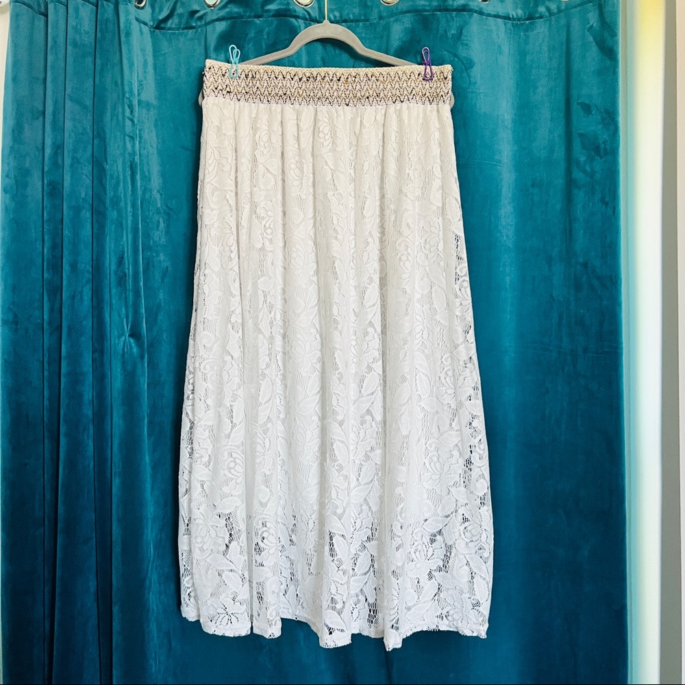 Sexy maxi 2x lace skirt with lining.